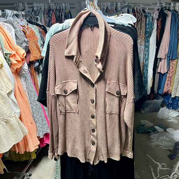 37 ✨LAST ONES✨Fabulous Mineral Washed Vintage Shacket - Picture 7 of 7